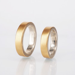 Alianza Rectangular Suave Plata y Oro