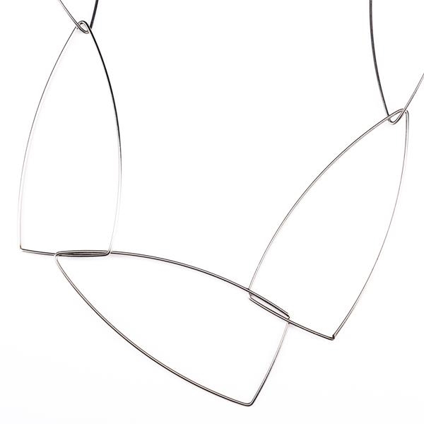 Collar HEATHER MAC DERMOTT largo de grandes triángulos de acero | HM-LFN15