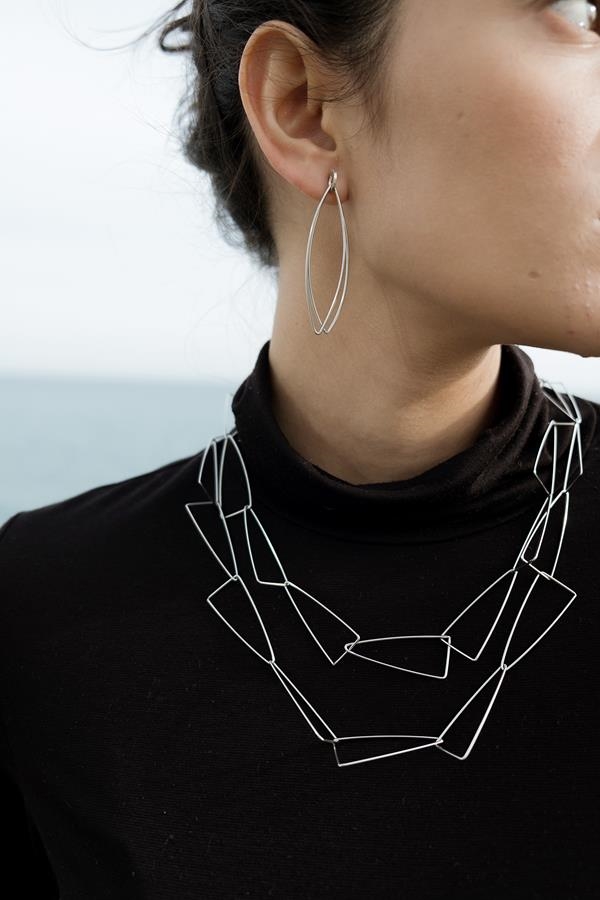 Collar HEATHER MAC DERMOTT largo de grandes triángulos de acero | HM-LFN15